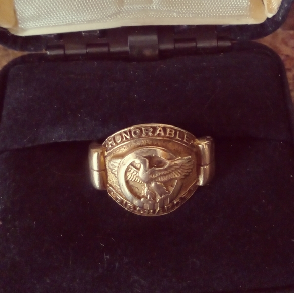 1945 World War II 10k Solid Gold Ruptured Duck/Honorable Discharge Ring - Picture 1 of 1